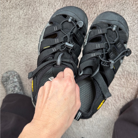 Keen Black Sandals size 38/US 6 EUC - Picture 5 of 11